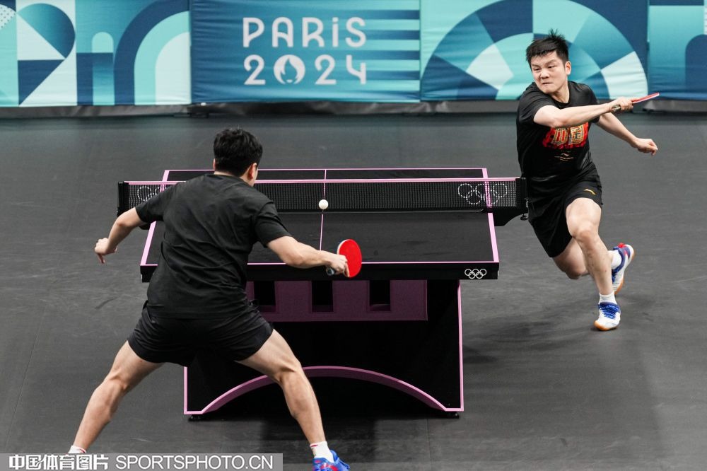 2025国际青少年乒乓球训练营正式在蓉开营